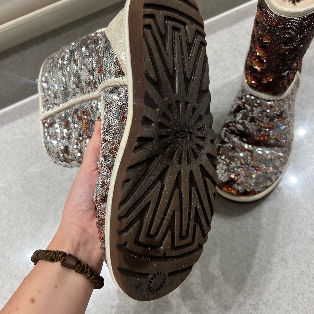 ✨ UGG | Brown & Silver Sequin Fur-Lined Boots Size 8 | Good Condition - Picture 8 of 12
